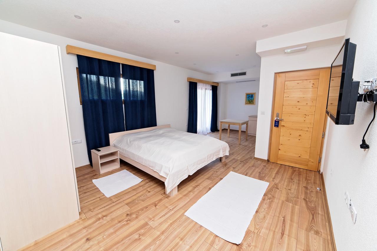 B&B Zlatna Nit Bosanska Krupa Eksteriør billede